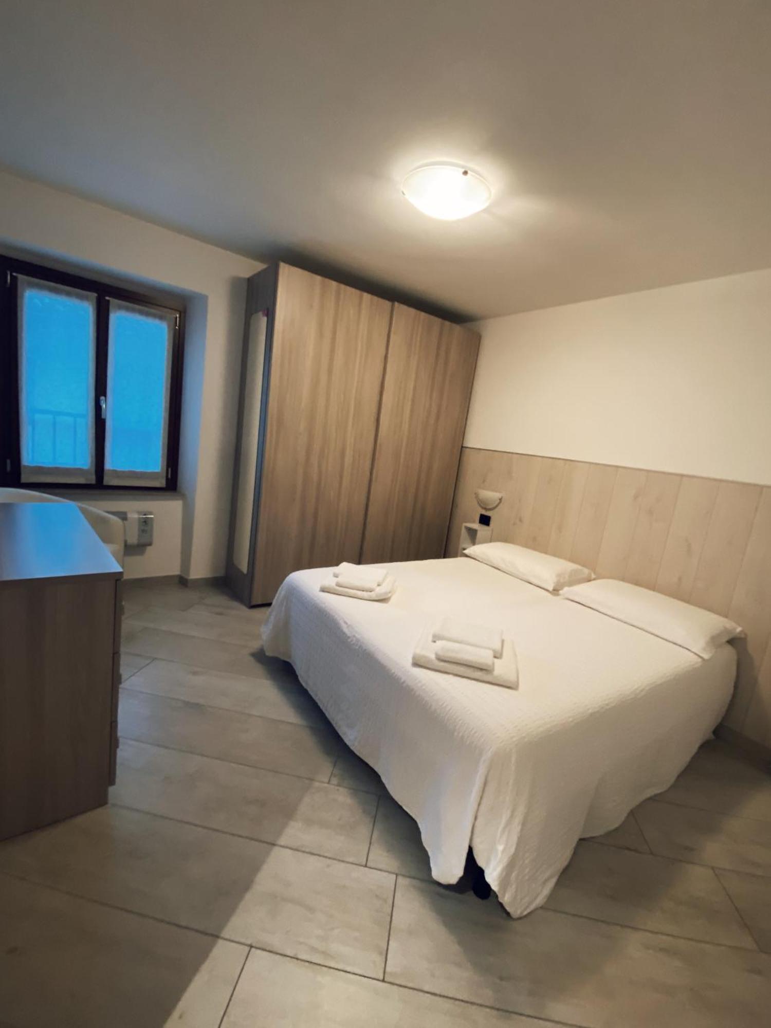 Alla Campanella Riva del Garda Buitenkant foto